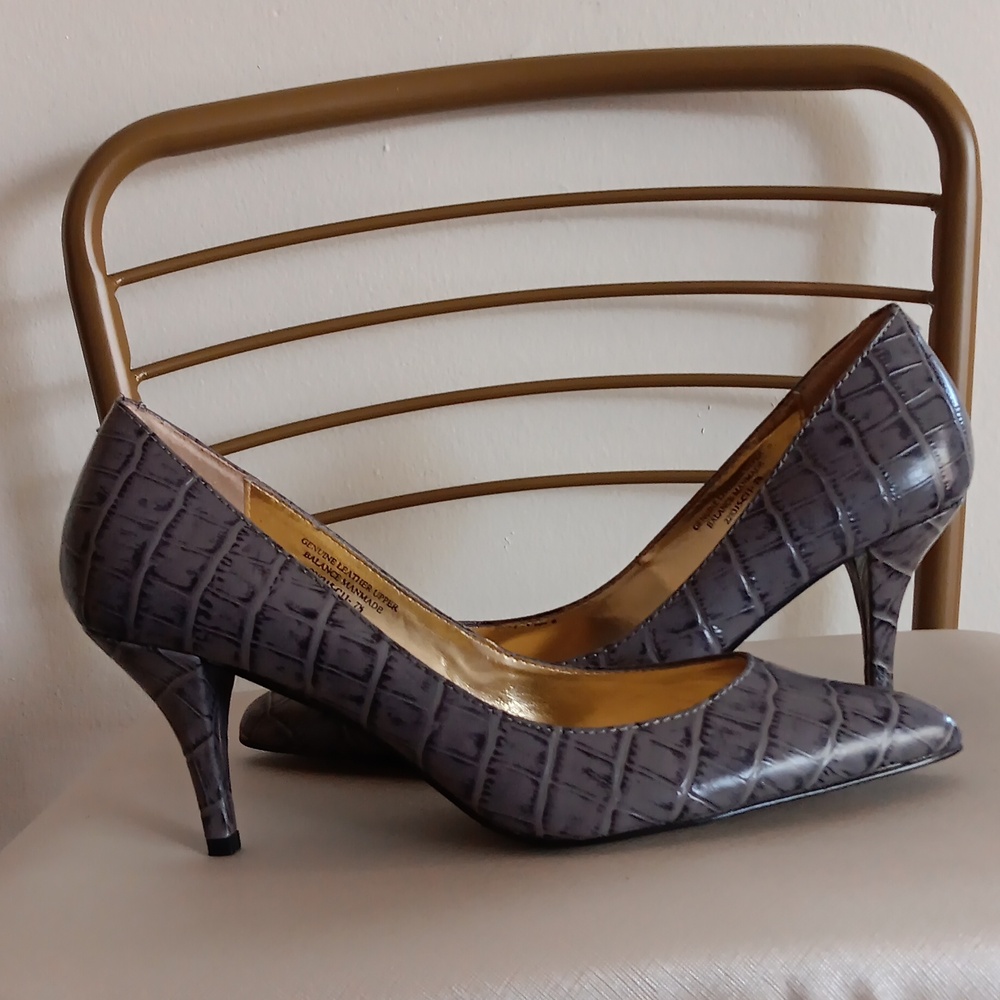 New!Victoria's Secret Colin Stuart Croc Kitten Heels